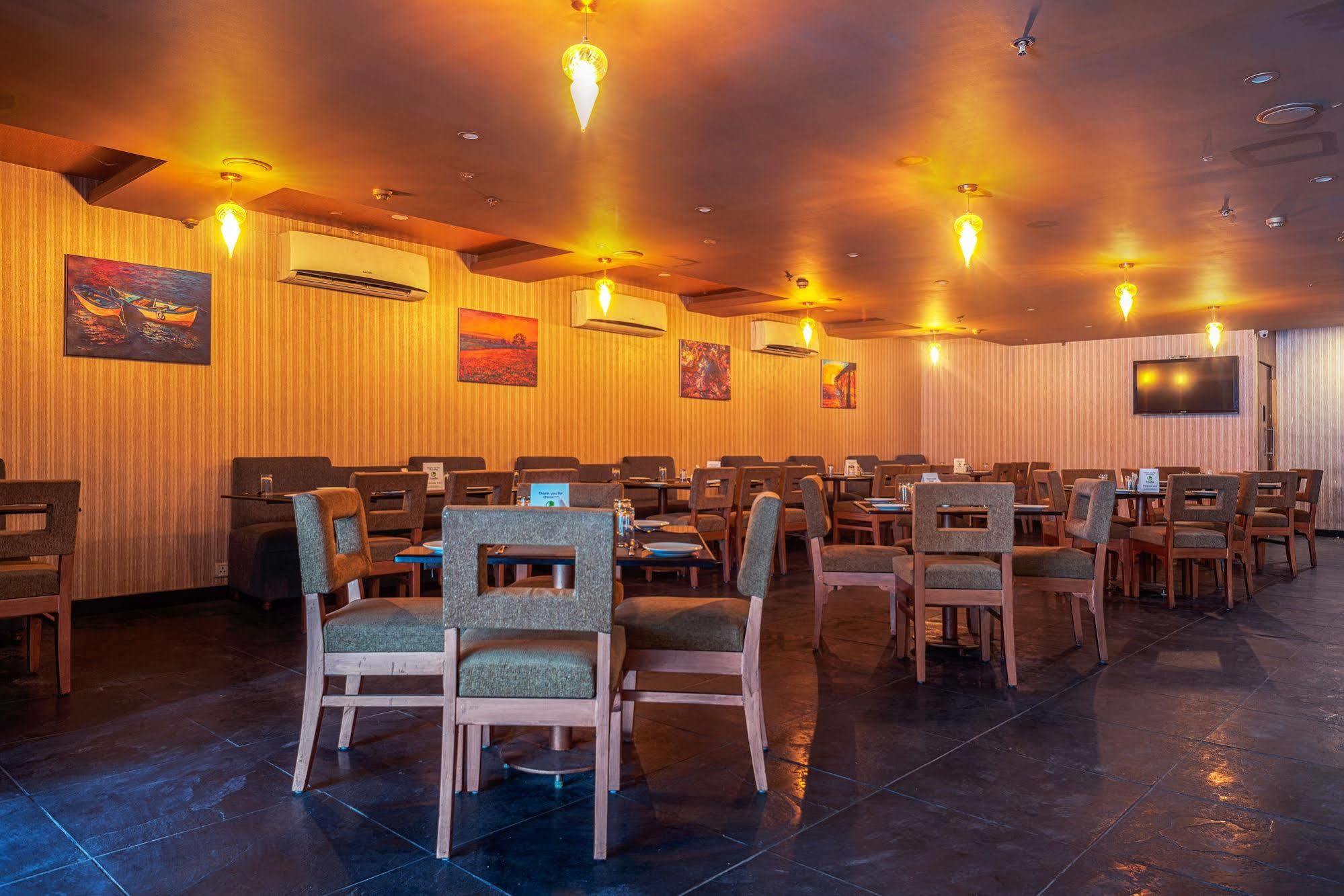 Treebo Trend Grand Plaza Nampally Χιντεραμπάντ Εξωτερικό φωτογραφία